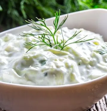 Sauce yaourt et fines herbes - Volupta cuisine